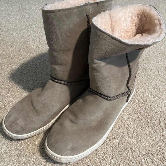 Ugg sneaker boot - Picture 1 of 2